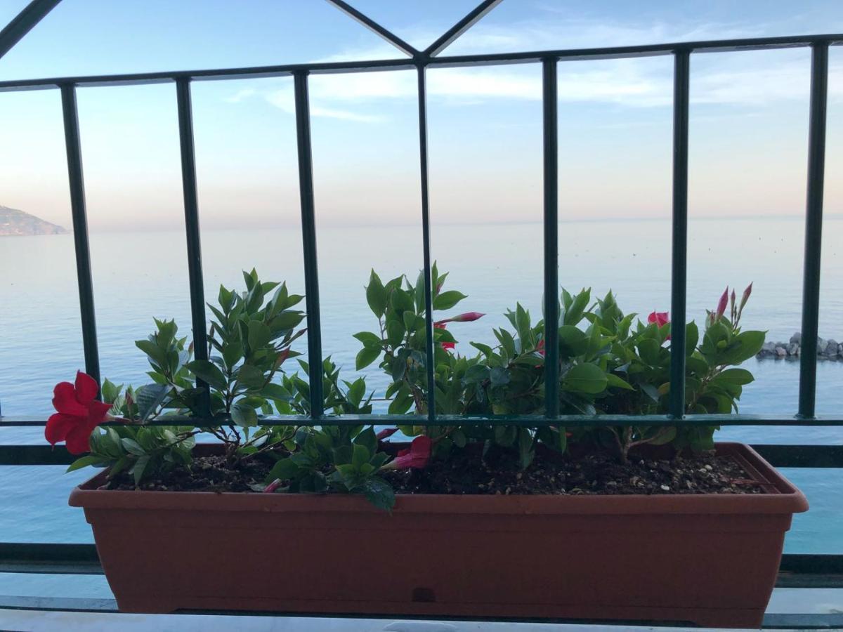 Bea'S Apartment - The Window To The Sea - Seafront Monterosso al Mare Exterior foto